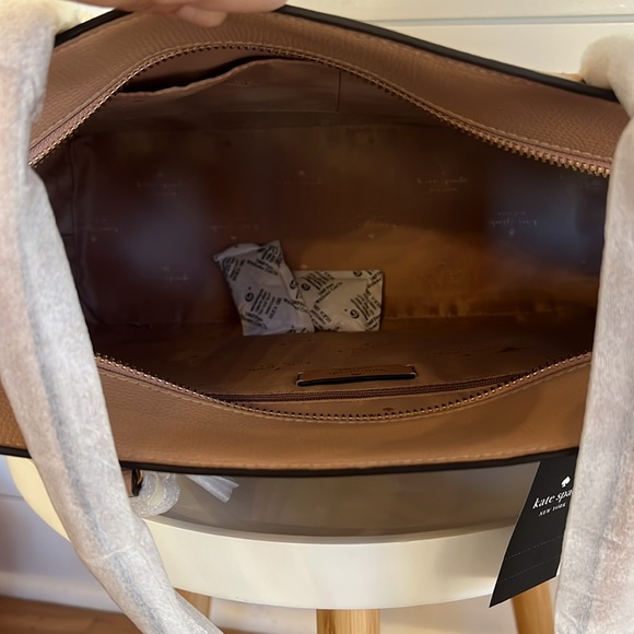 NWT KATE SPADE LARGE TOTE IN LIGHT FAWN - Picture 3 of 3